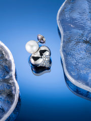 Lotus IV blanc (Single Earring)