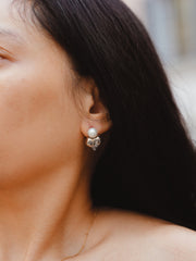 Lotus IV blanc (Single Earring)